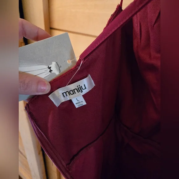 Elegant Burgundy Lace Evening Gown Size Large - Picture 7 of 10